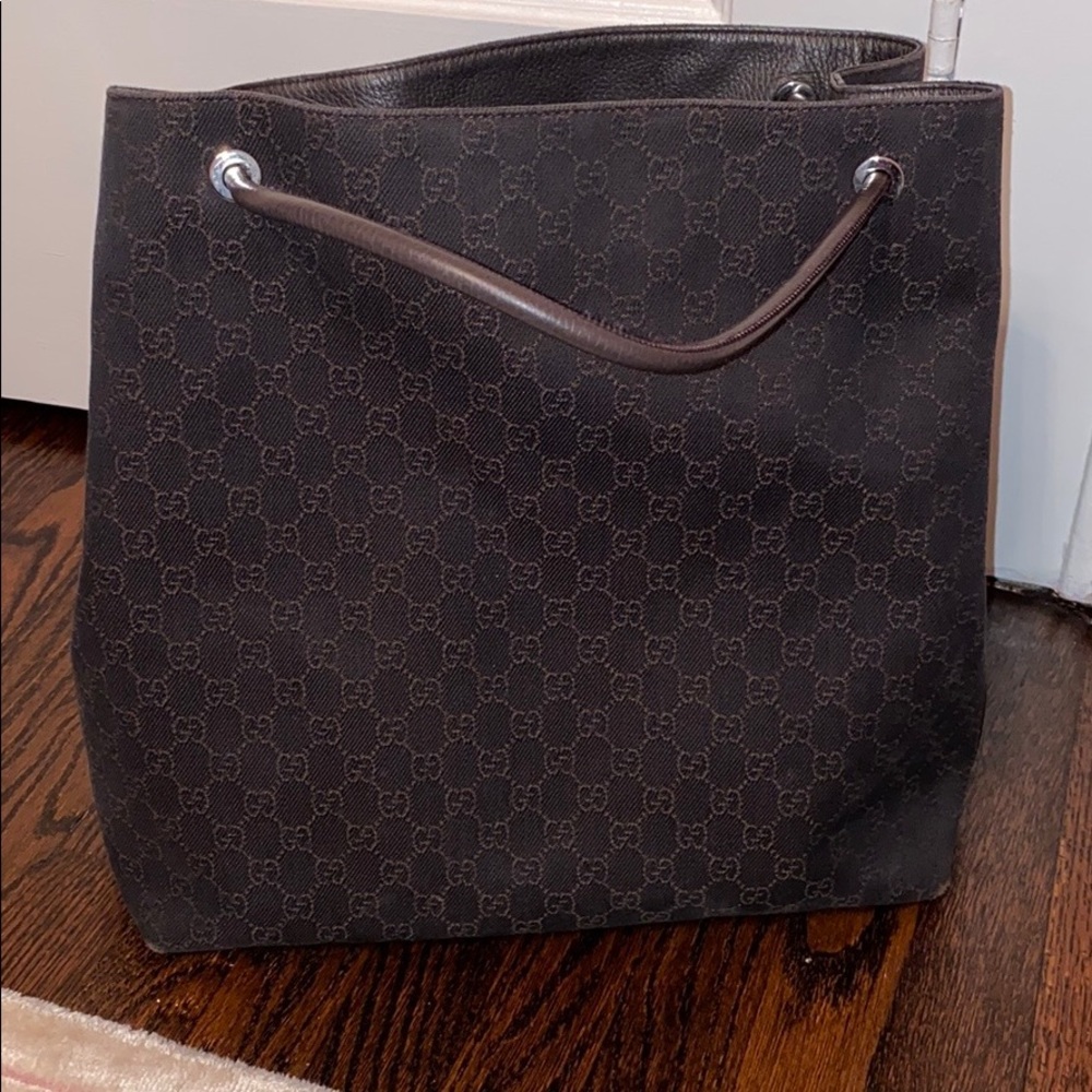 Gucci Signature Oversized Tote